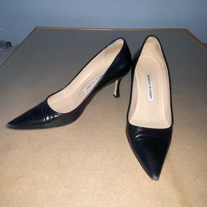 Manolo Blahnik Black Leather Pumps Heels Pointy Toe 38.5 BB 70mm